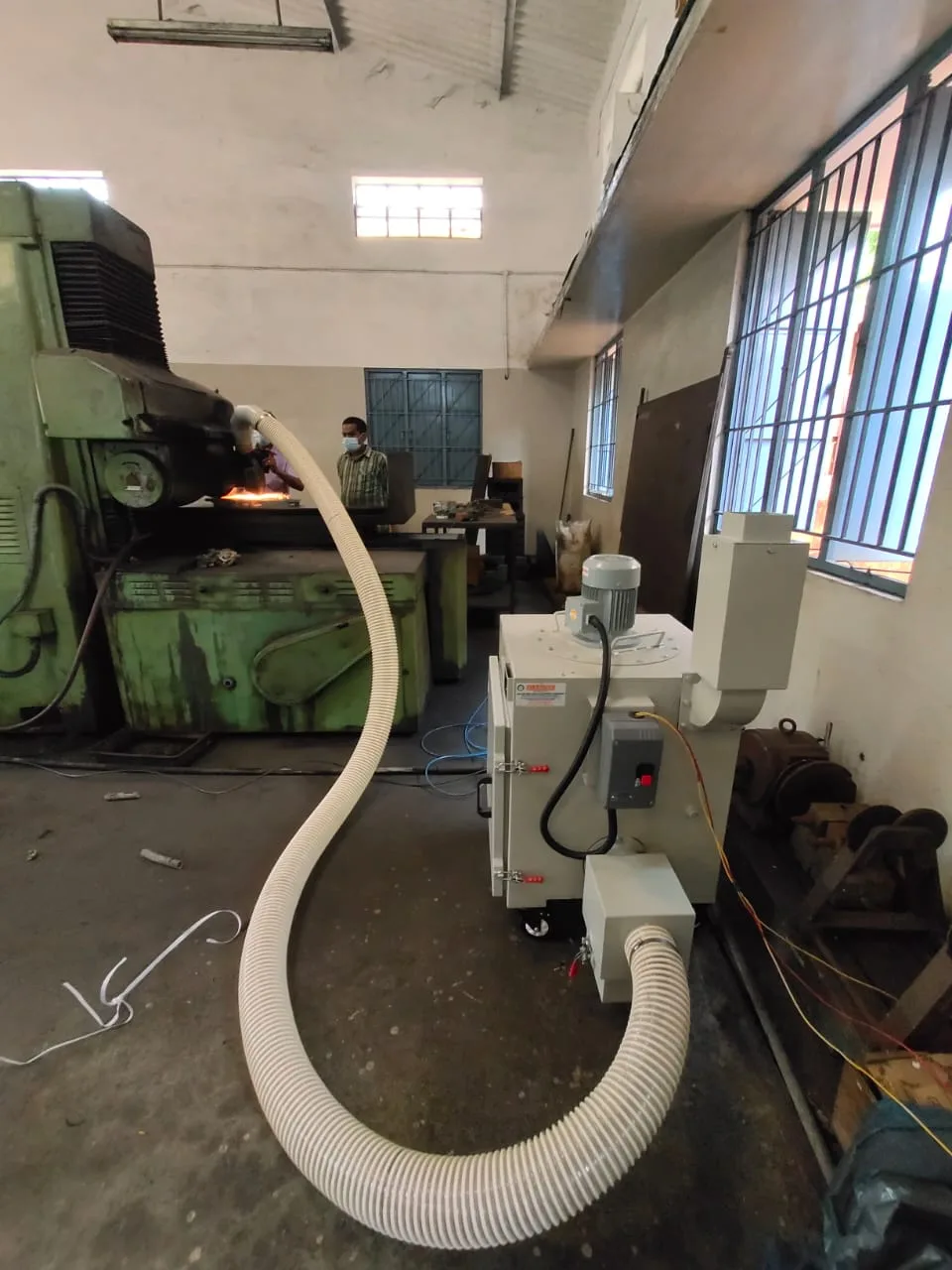 compact dust collector
