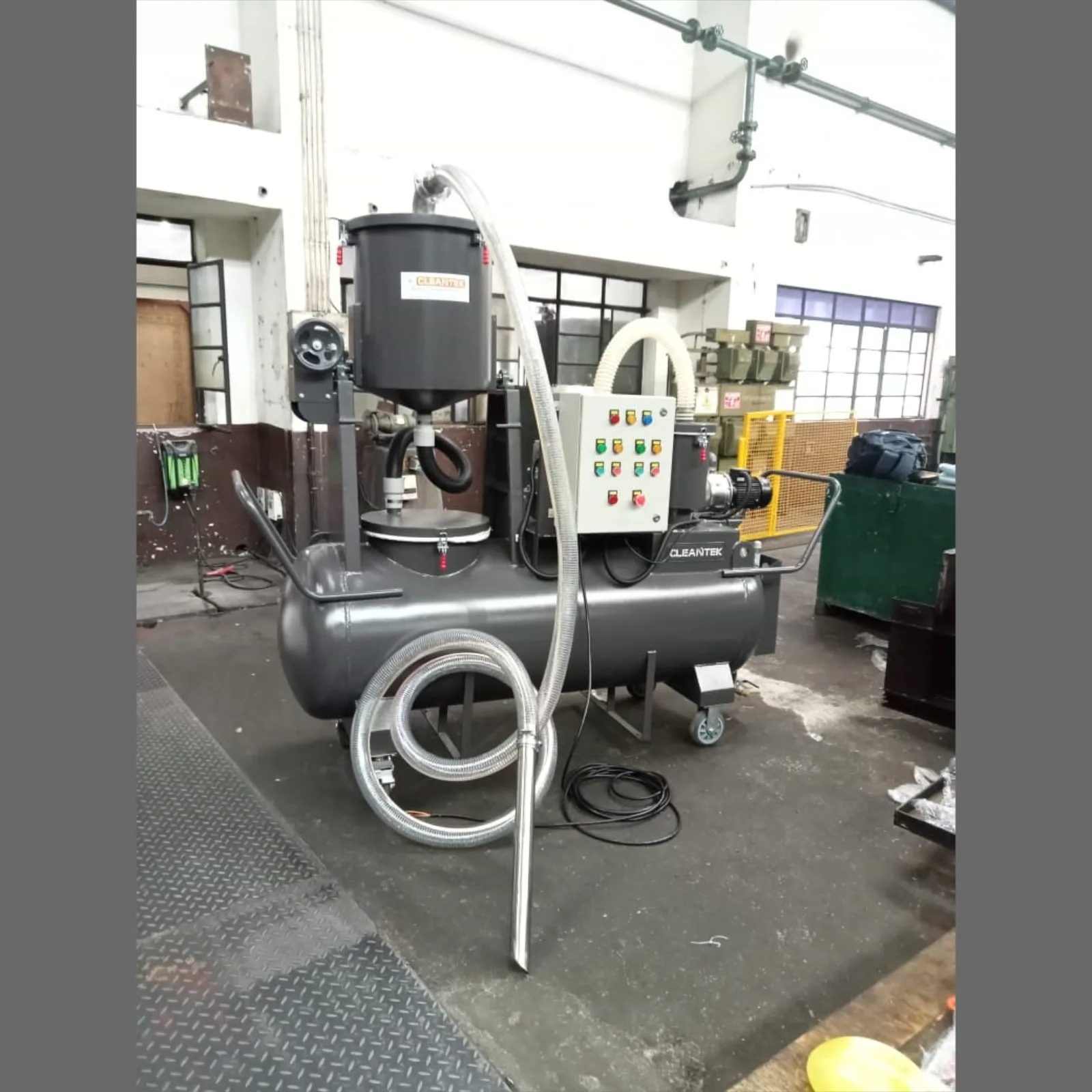 Coolant cleaner