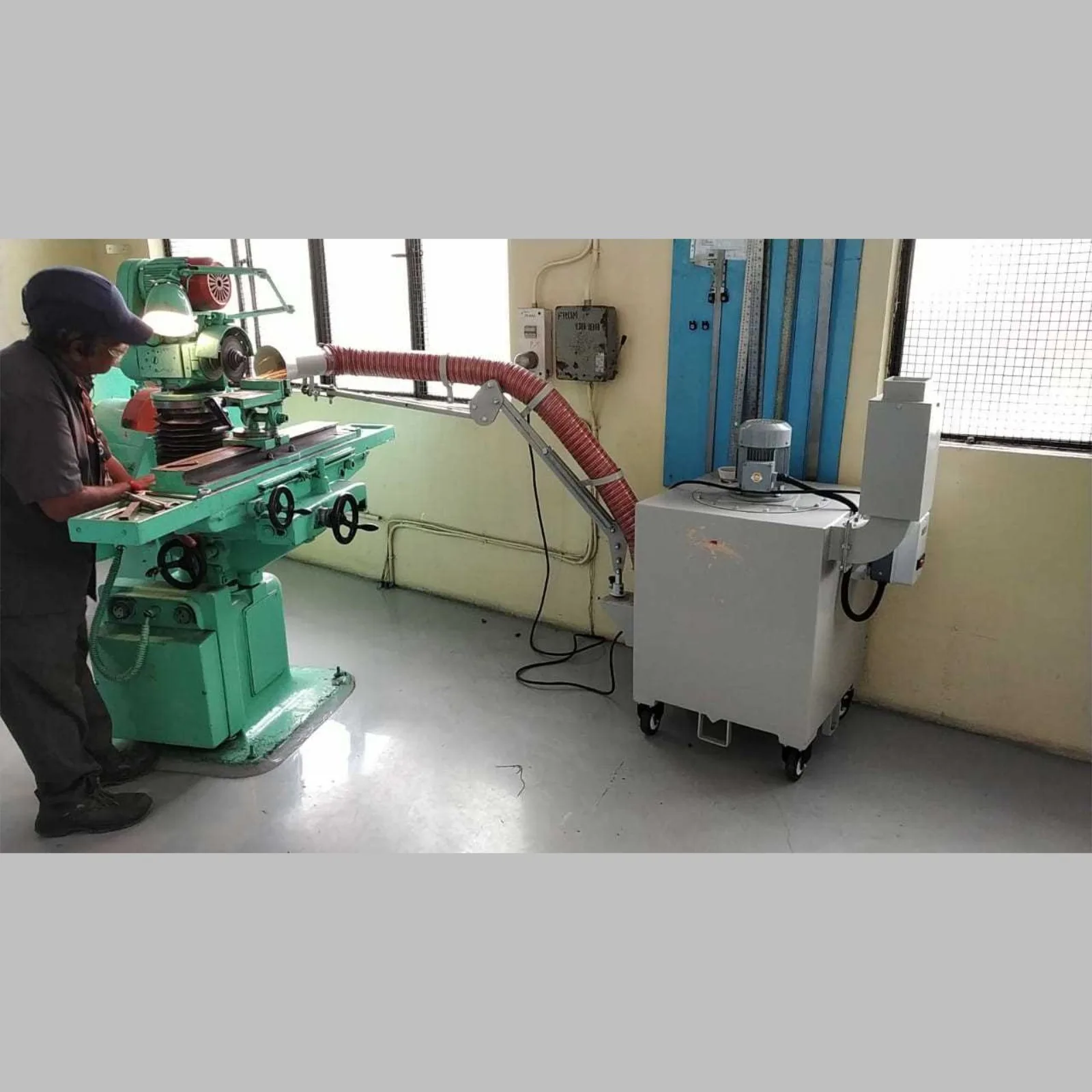 Dust Collector With Suction Arm